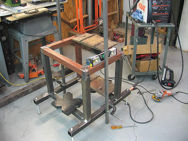 G0519_stand_build.jpg