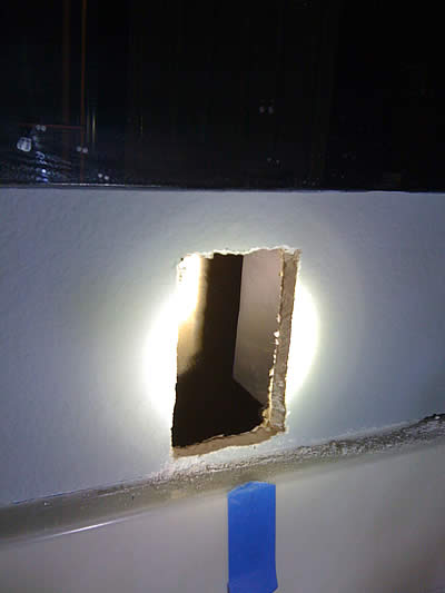 box_in_bath_wall.jpg
